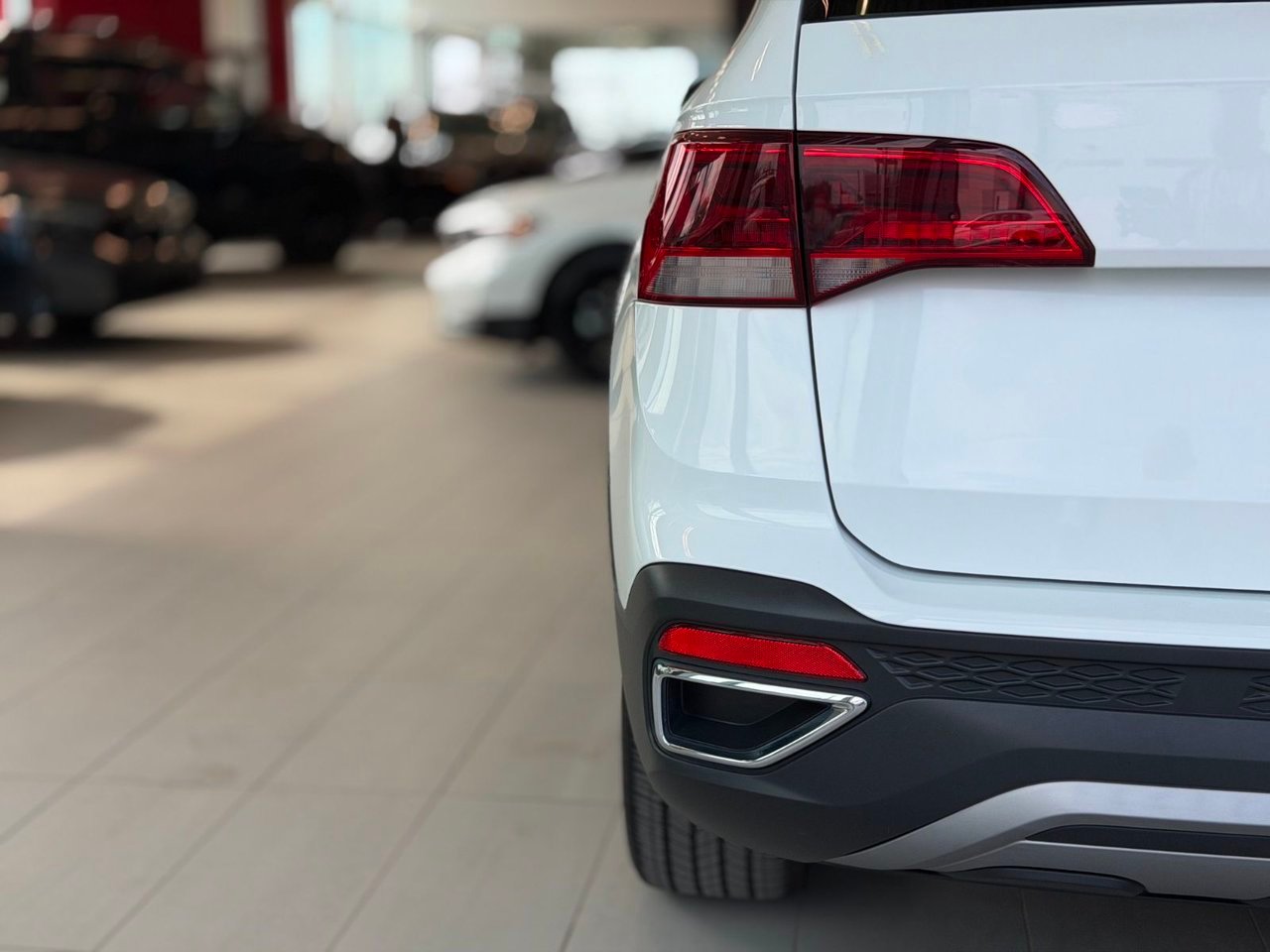 2022 Volkswagen Taos White Notre-Dame-des-Prairies - photo #13