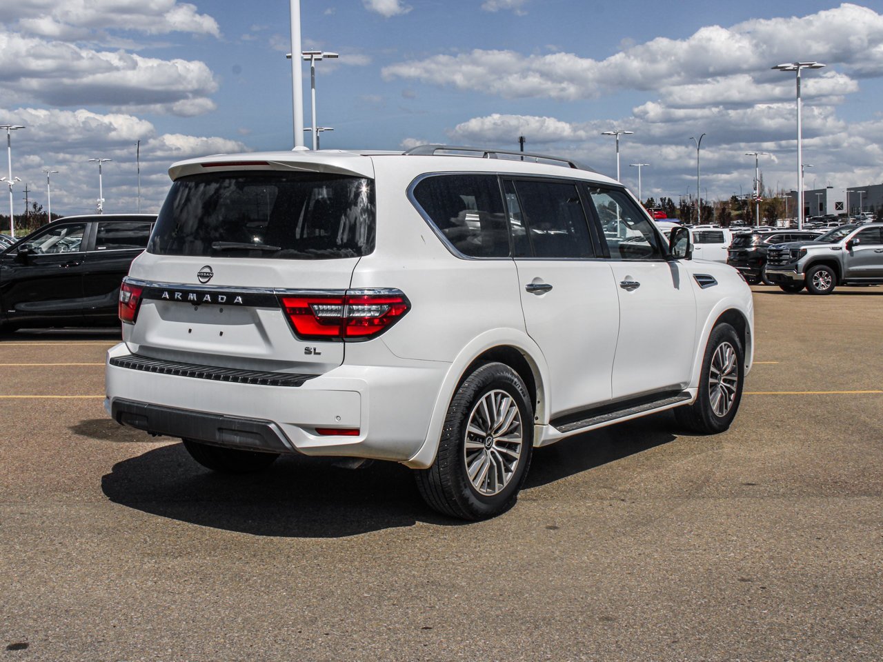 2024 Nissan Armada 4x4 SL White Sherwood Park - photo #8