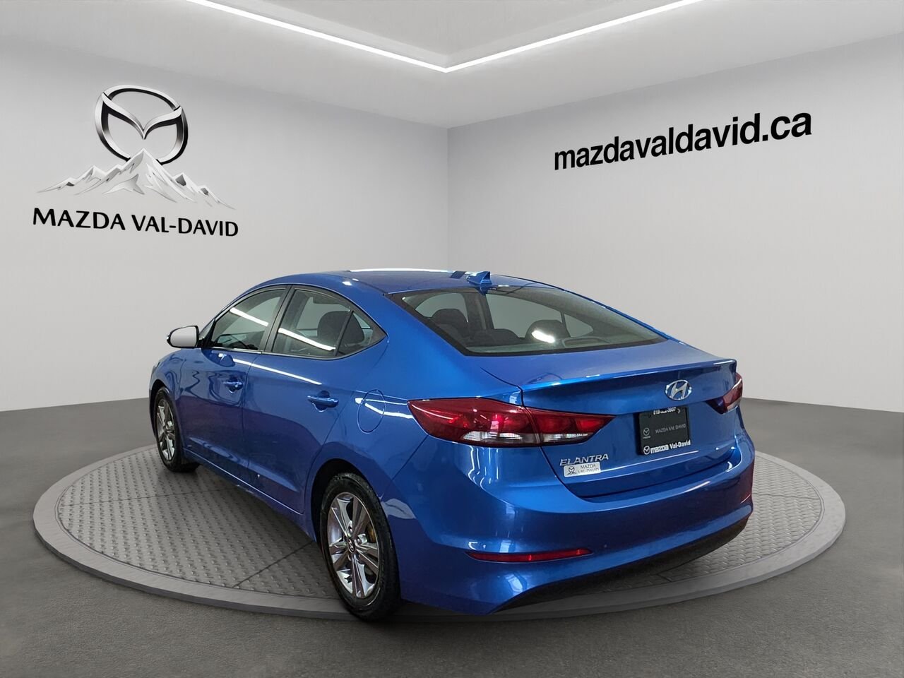 Hyundai Elantra Berline 4 portes, boîte automatique, GL, volant chauffant, caméra de recul 2017 Bleu Val-David - photo #18