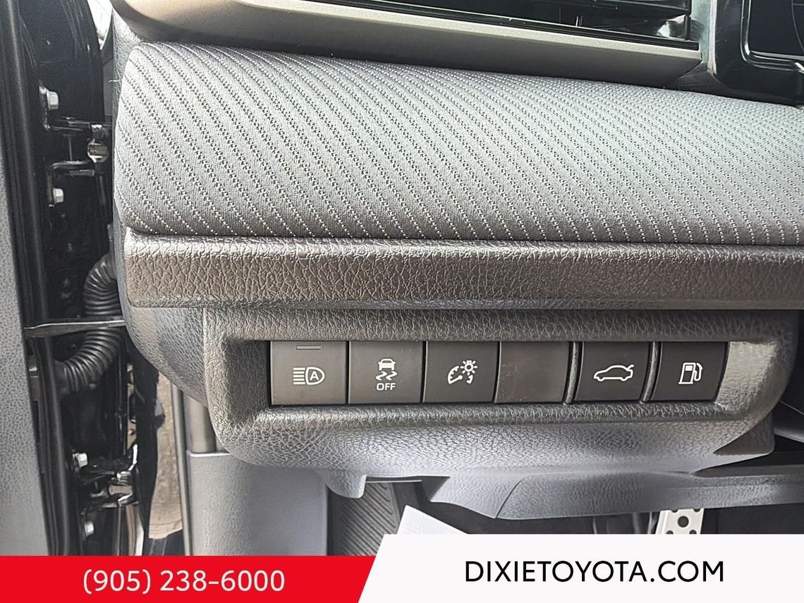 2026 Toyota Camry Power Sunroof, Leather Interior, Heated Seats, Alloy Wheels, Heated Steering Wheel, Bluetooth Midnight Black Metallic Mississauga - photo #26