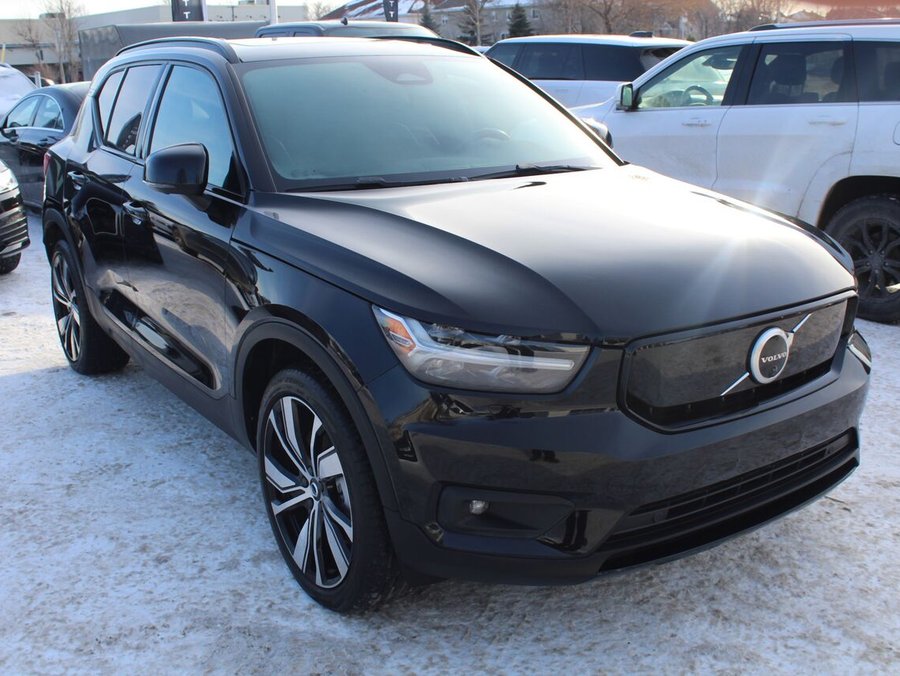2021 Volvo XC40 2021 Black