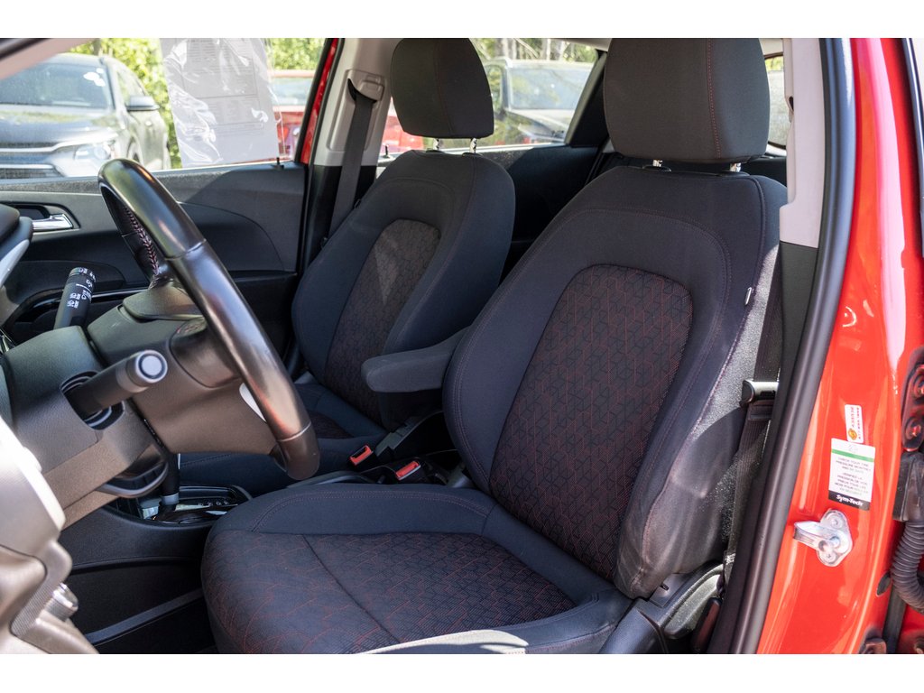 Chevrolet Sonic 2017 Rouge Gatineau - photo #9