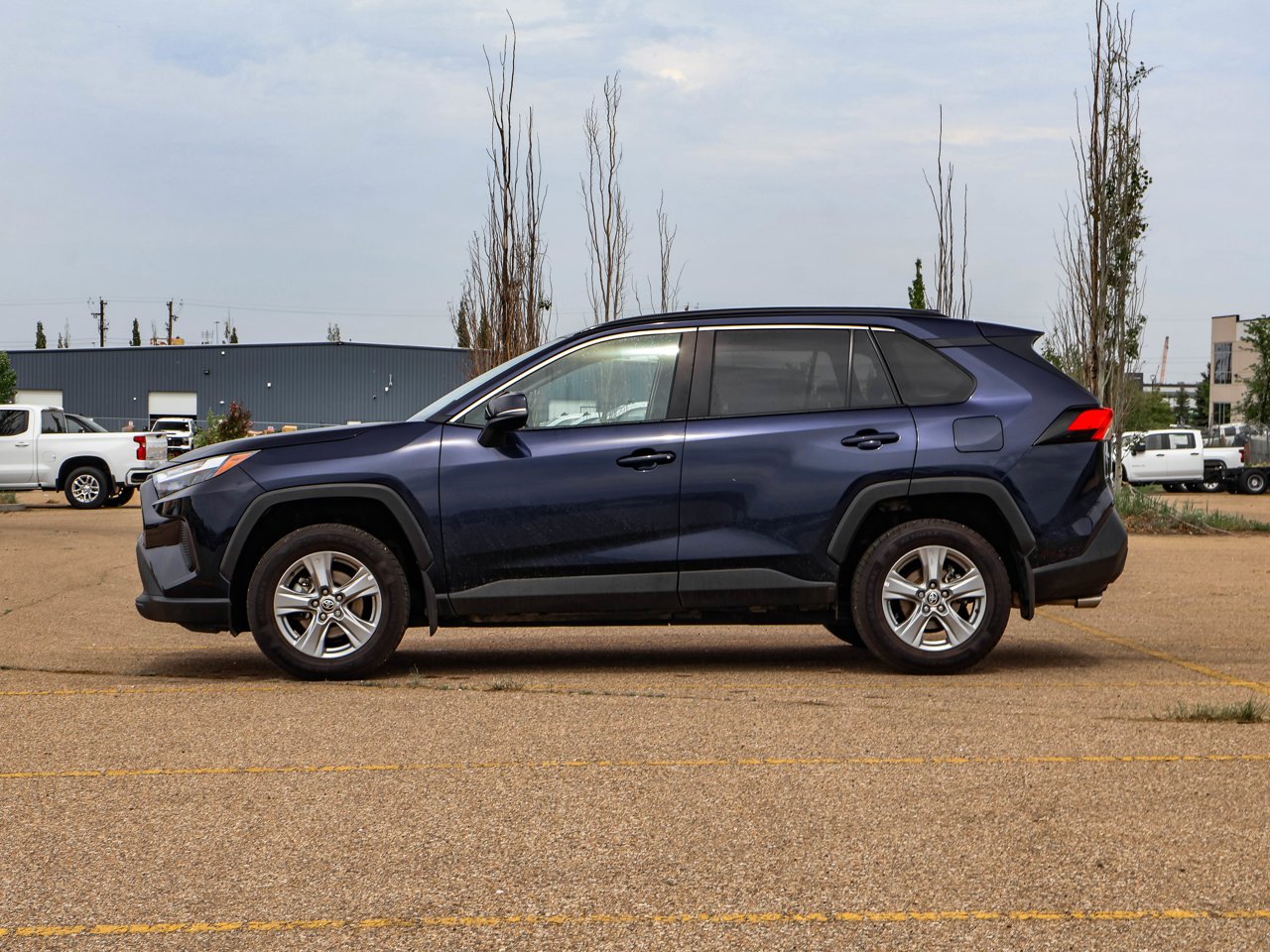 2024 Toyota RAV4 XLE AWD Blue Sherwood Park - photo #4