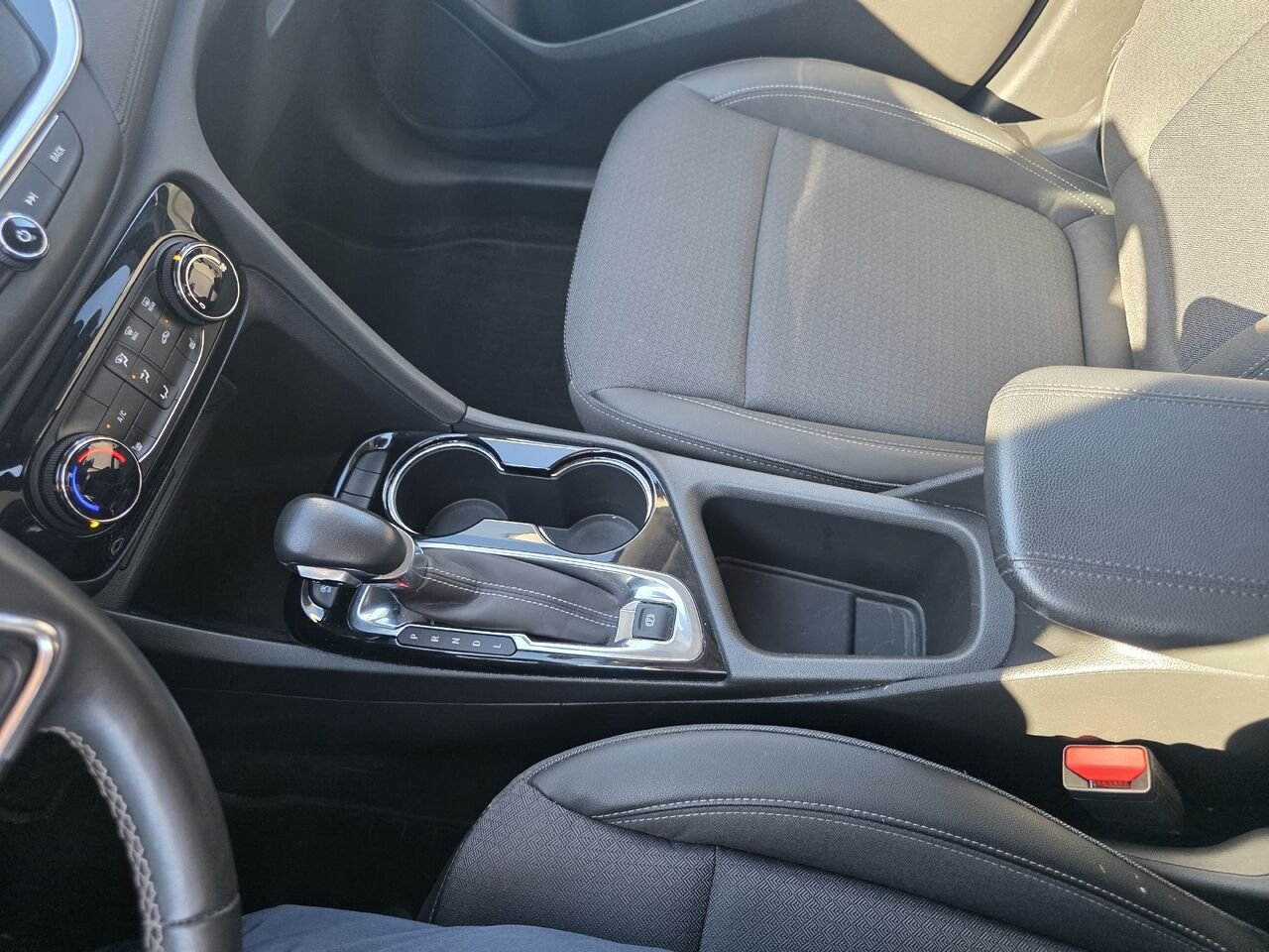 2022 Buick Encore GX Preferred White Rouyn-Noranda - photo #16