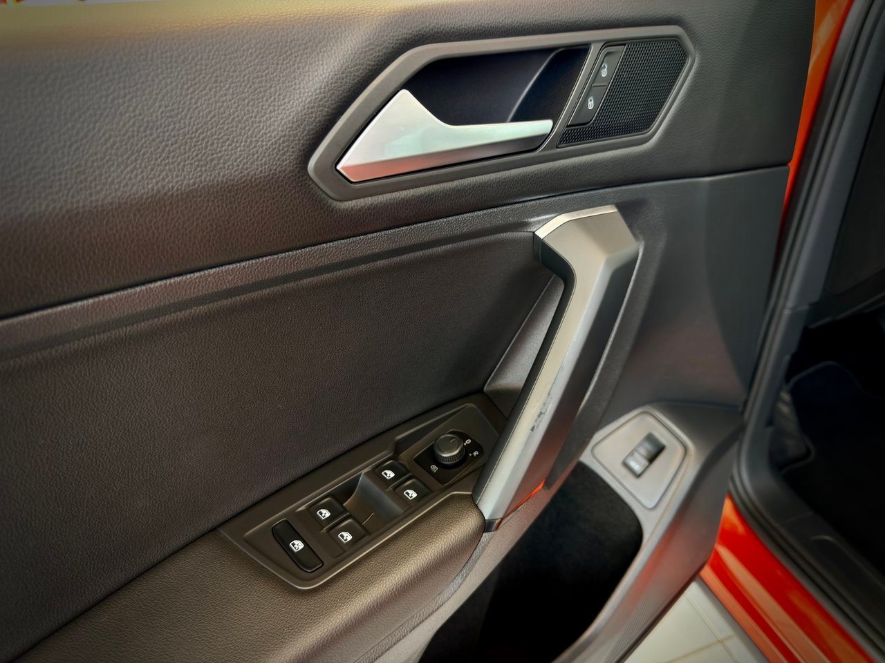 Volkswagen Tiguan 2019 Orange Notre-Dame-des-Prairies - photo #32