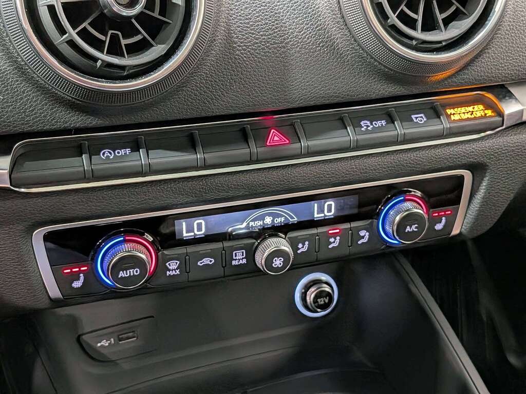 Audi A3 Sedan 2.0 TFSI quattro Komfort 2018 Blanc Val-David - photo #24