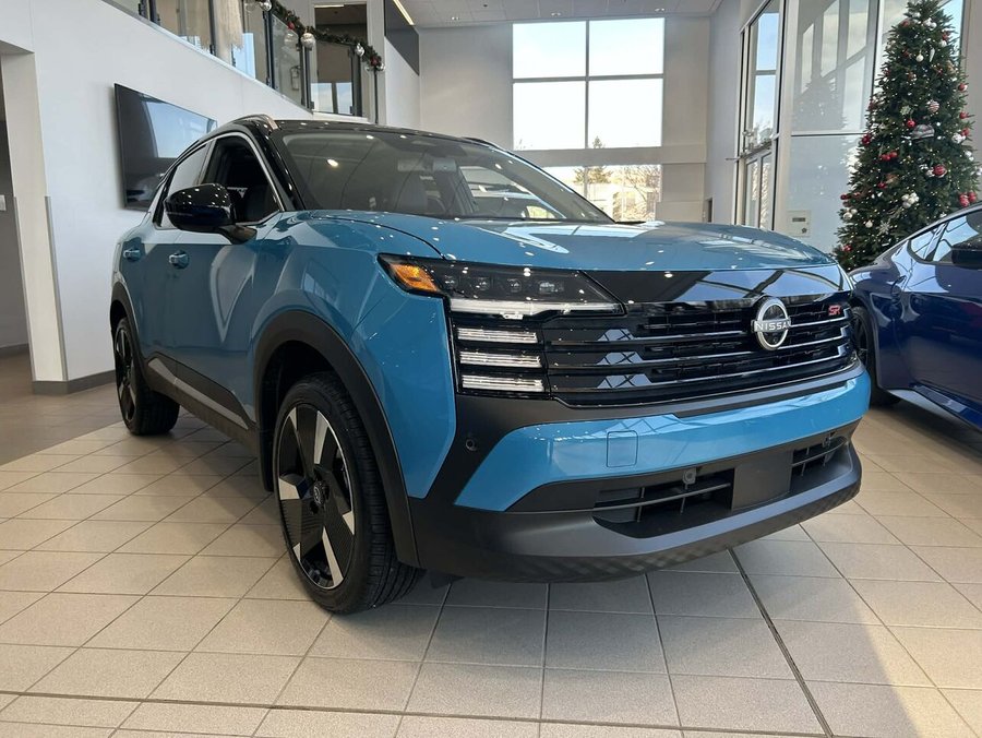 2026 Nissan Kicks 2026 Artic Ice Blue Metallic/Super Black