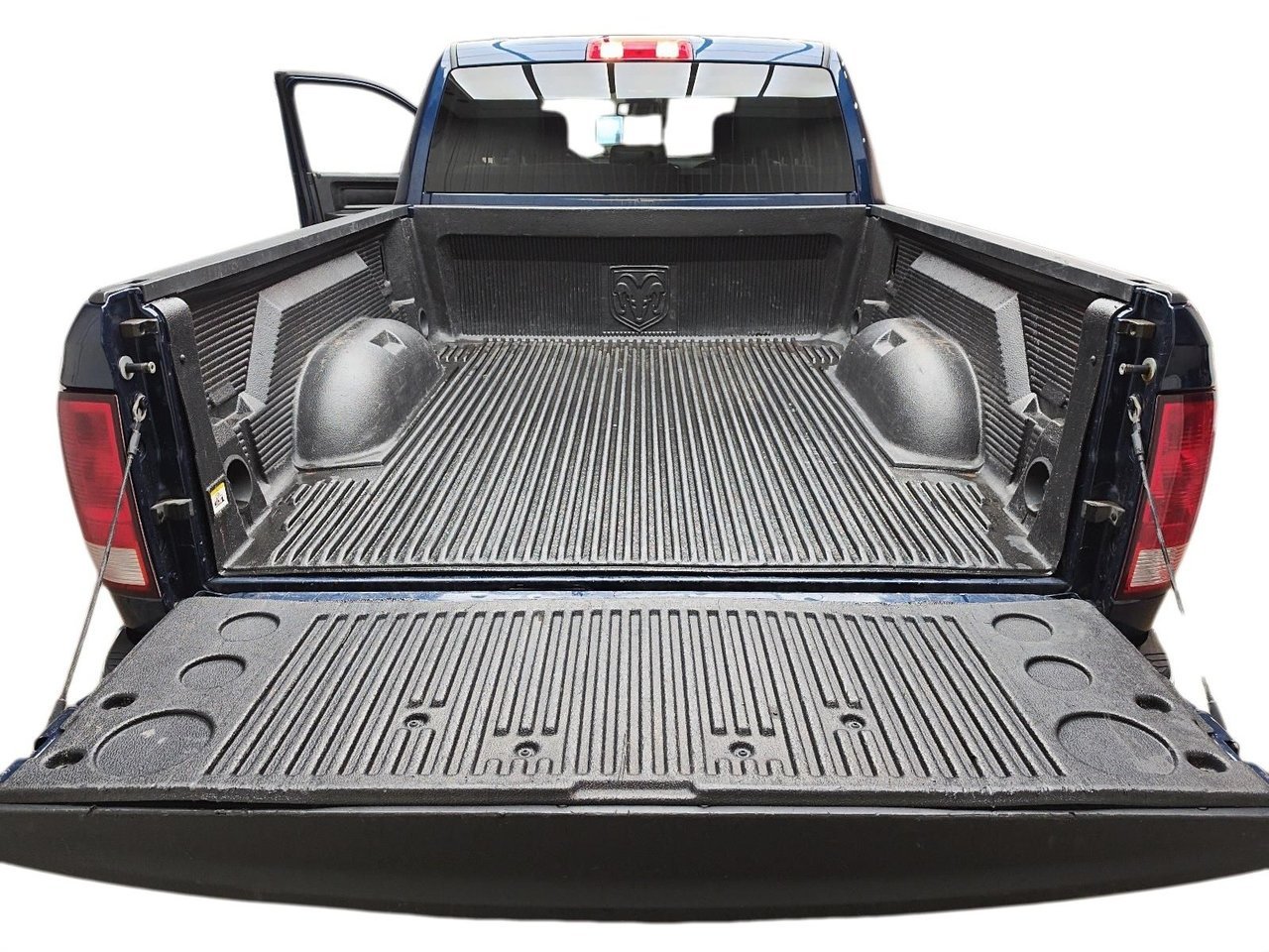 2023 Ram 1500 Classic VIN 1C6RR7ST9PS520748 Baie-Comeau - photo #16