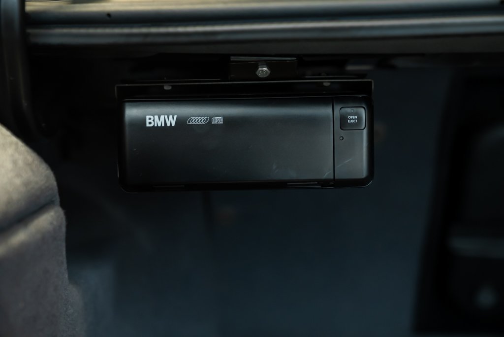 BMW M5 LOW KM! - $94500 USD 1992 Noir Montréal - photo #10