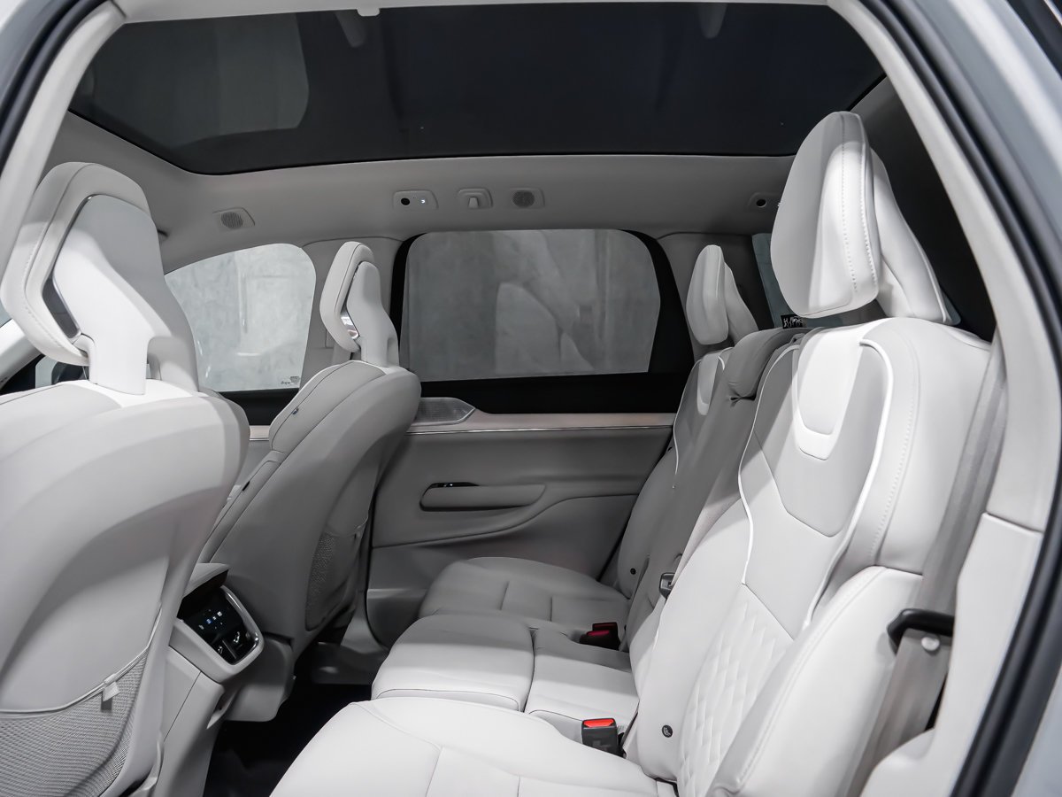 2025 Volvo EX90 ULTRA Grey Montreal - photo #27