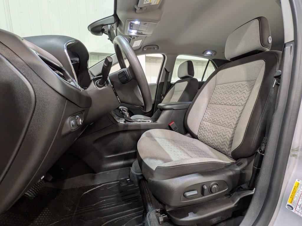 2022 Chevrolet Equinox AWD 4dr LS w/1LS Silver Val-David - photo #1