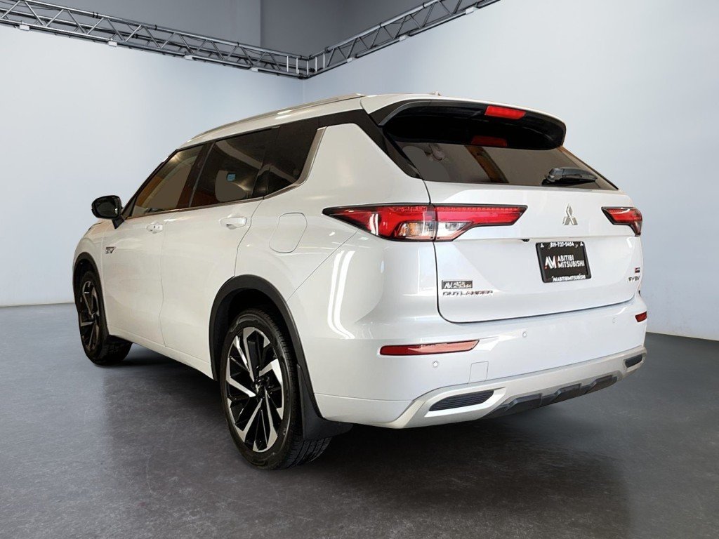 2023 Mitsubishi OUTLANDER White Amos - photo #4