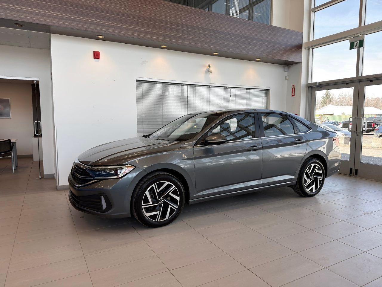 Volkswagen Jetta 2022 Gris Notre-Dame-des-Prairies - photo #3