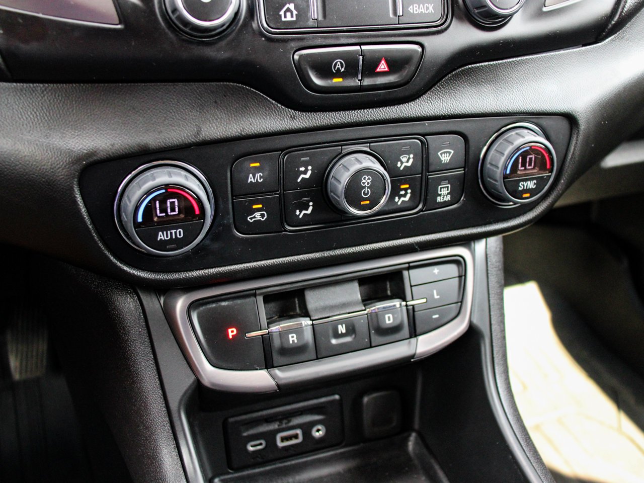 2022 GMC Terrain AWD 4dr AT4 Black Sherwood Park - photo #26