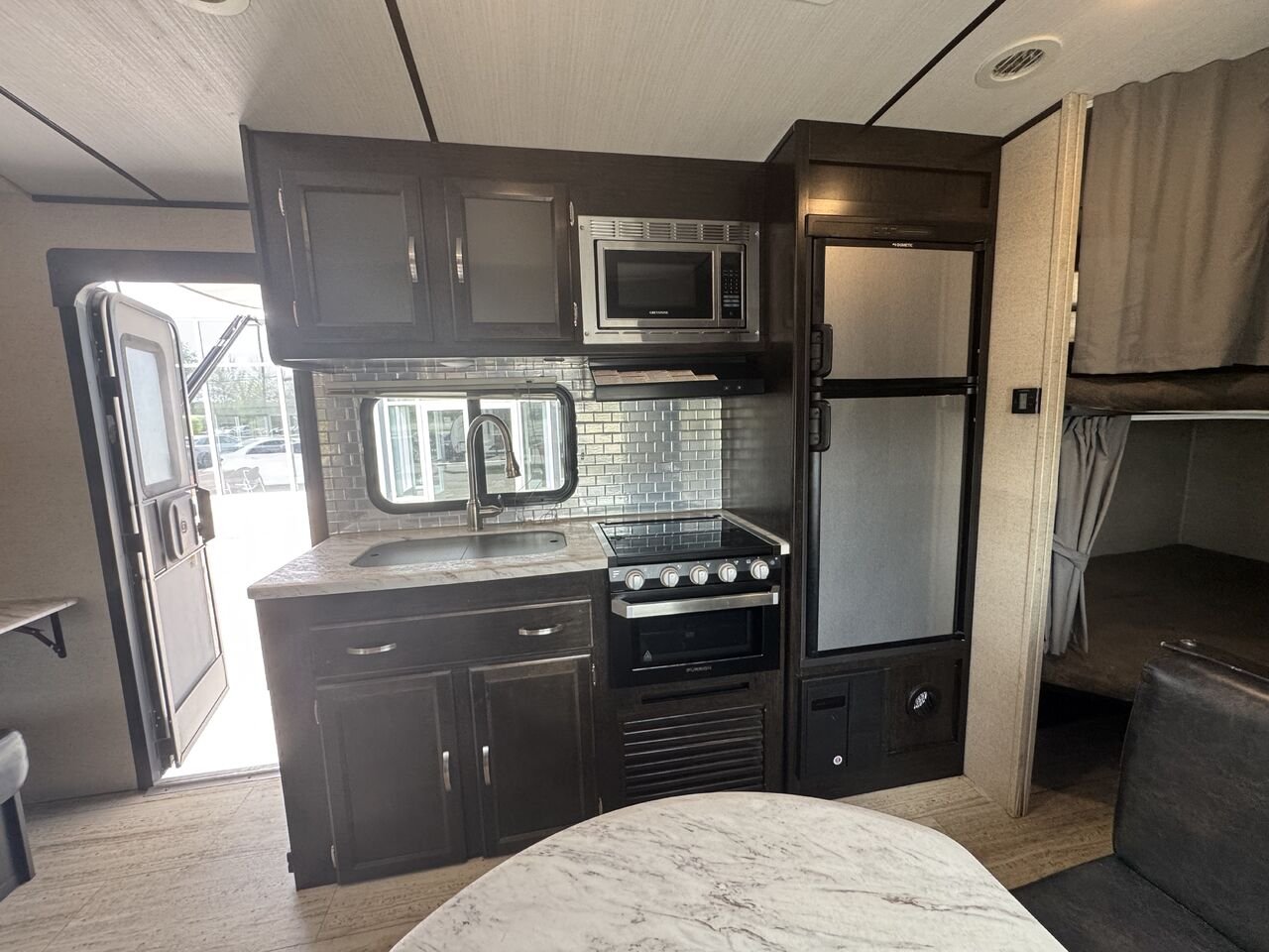 2019 COACHMEN NORTHERN SPIRIT 2342B White Granby - photo #26