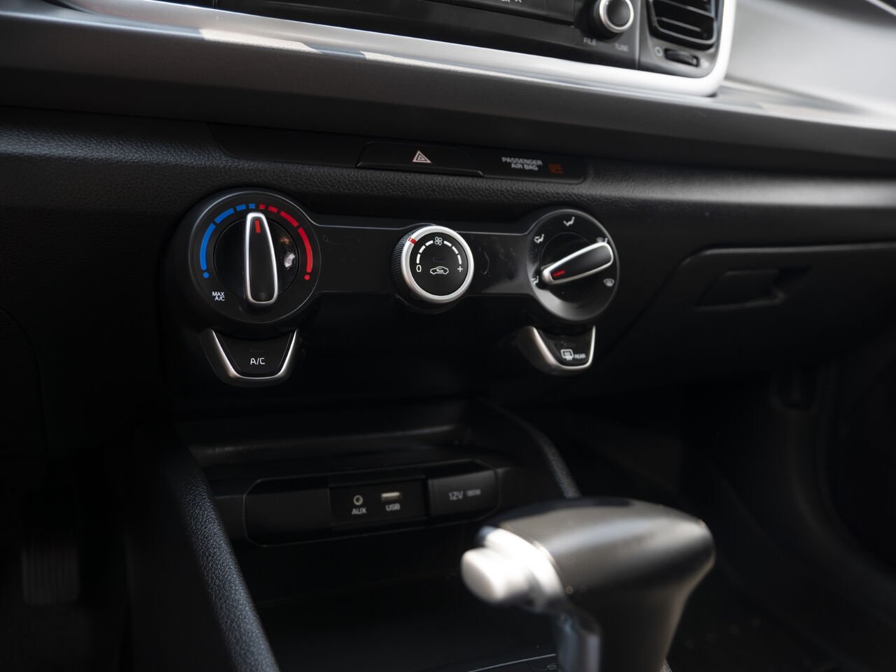 Kia Rio 5 portes A2621 | LX+ BA 2018 Argent Val-d'Or - photo #9