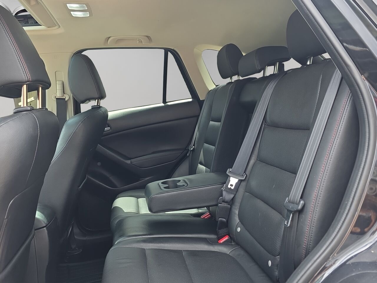 Mazda CX-5 Traction intégrale, 4 portes, boîte automatique, GT, Toit ouvrant, commande audio au volant 2013 Noir Val-David - photo #17