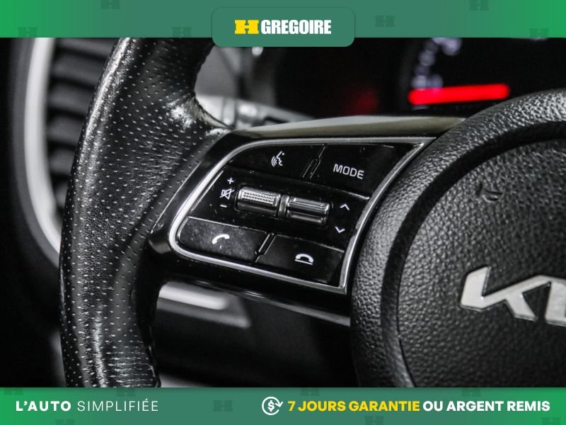 Kia Seltos 821104 | SX Turbo AUTO A/C CUIR TOIT NAV MAGS CAM RECUL BLE 2023 Blanc Laval - photo #21