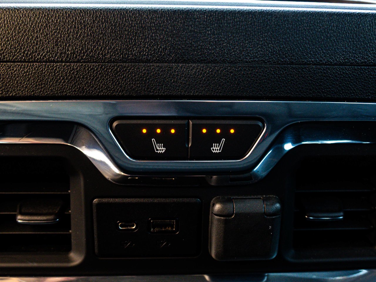 2023 Chevrolet Silverado 3500HD 4WD Crew Cab 159 High Country Black Sherwood Park - photo #31