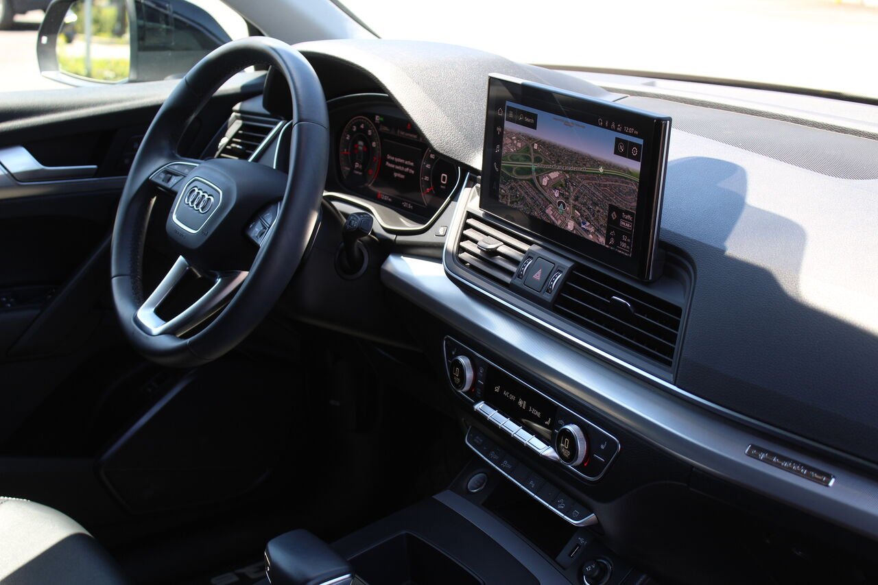 Audi Q5 VIN: WA1EABFY3N2063336 2022 Noir Sainte-Rose - photo #8