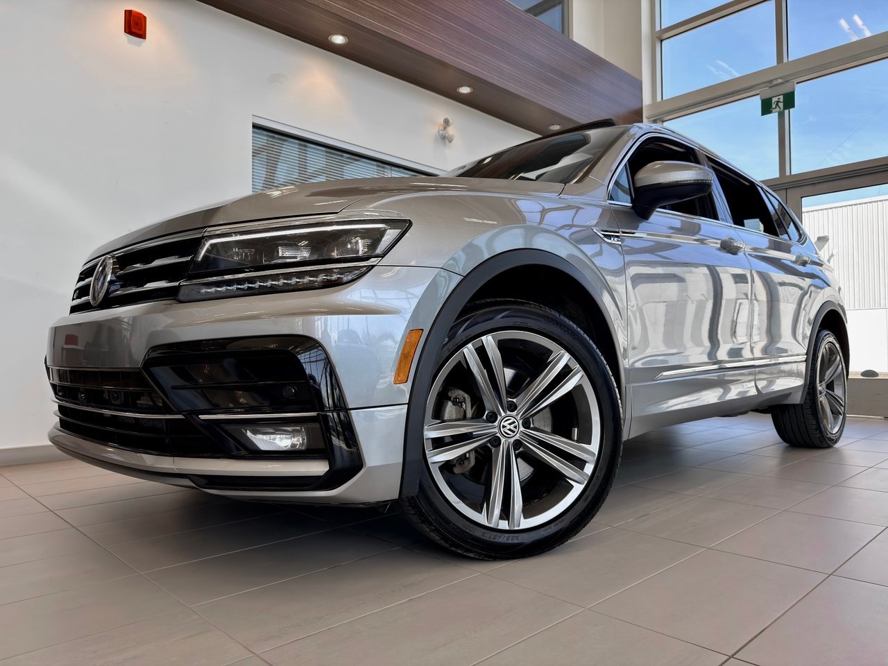 Volkswagen Tiguan 2021 Gris Notre-Dame-des-Prairies - photo #11