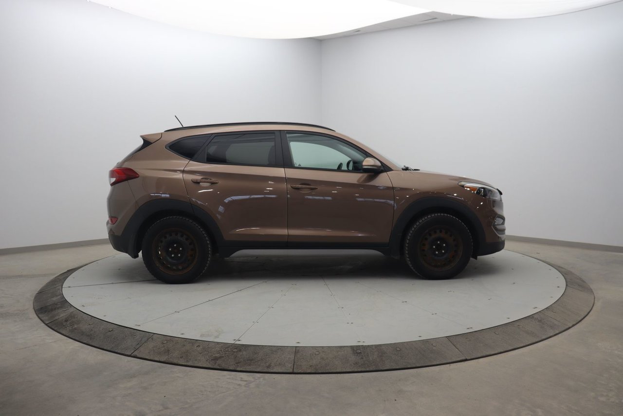 2017 Hyundai Tucson VIN KM8J3CA41HU482735 Beige Baie-Comeau - photo #2