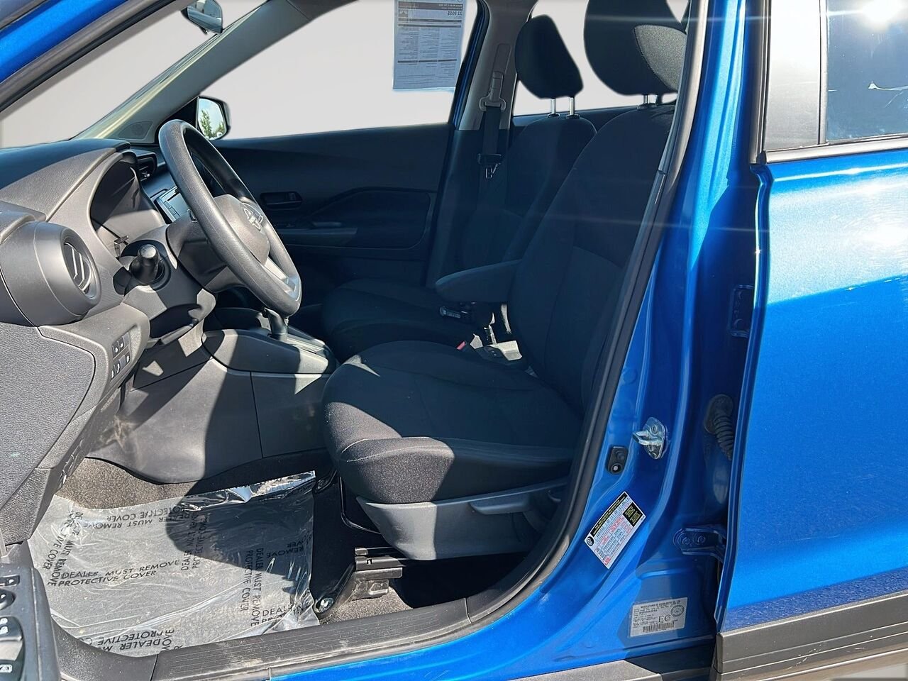 2024 Nissan Kicks S TA Blue Québec - photo #8