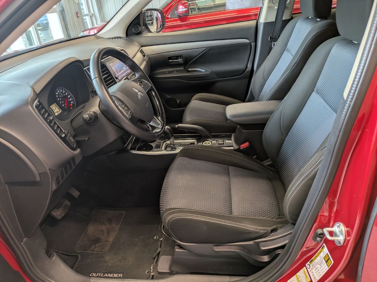 Mitsubishi Outlander 2018 Rouge Gatineau - photo #13