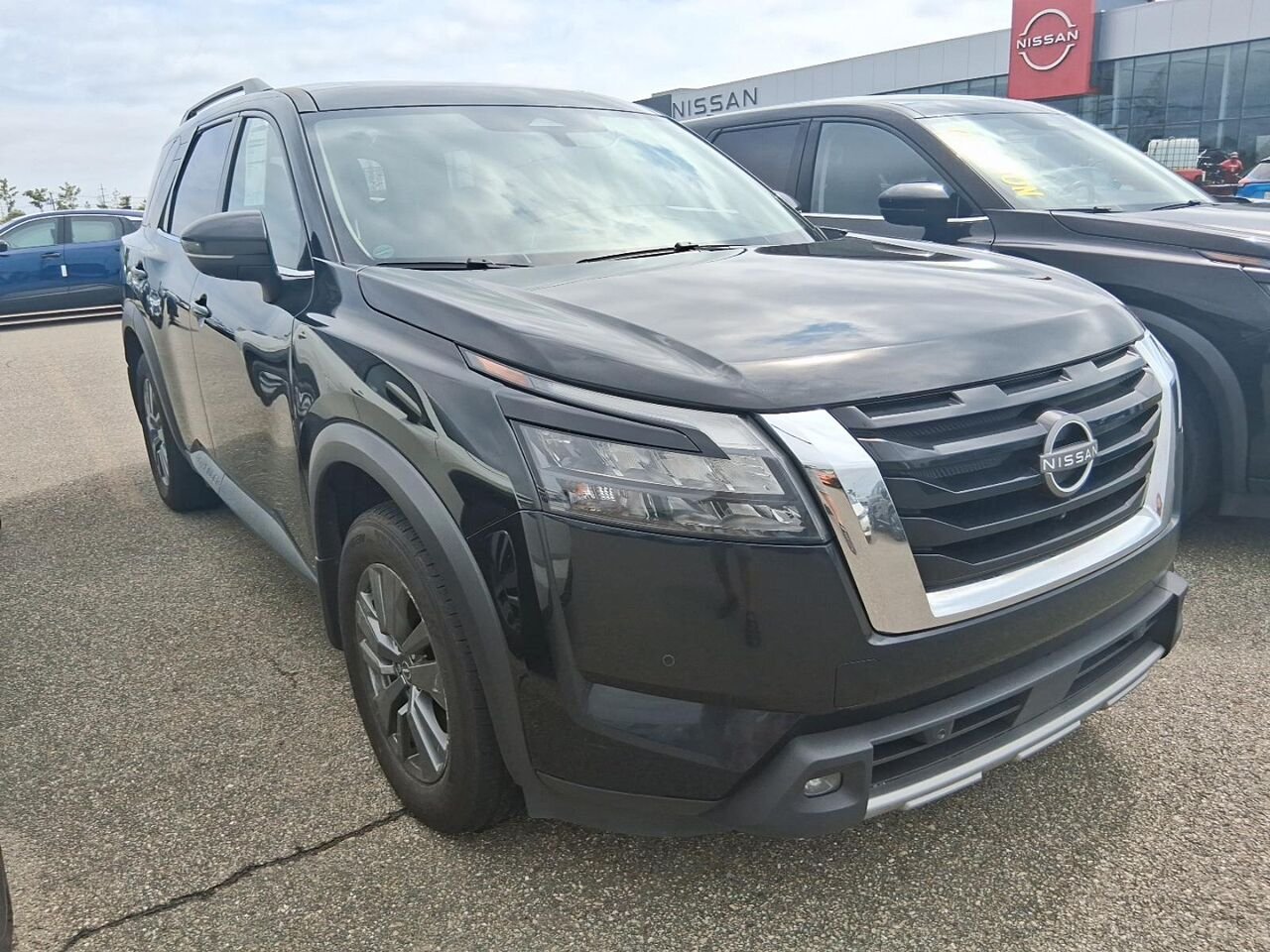 2024 Nissan Pathfinder SV 4RM Grey Québec - photo #1