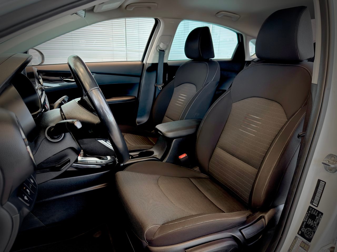 2020 Kia Forte White Notre-Dame-des-Prairies - photo #17