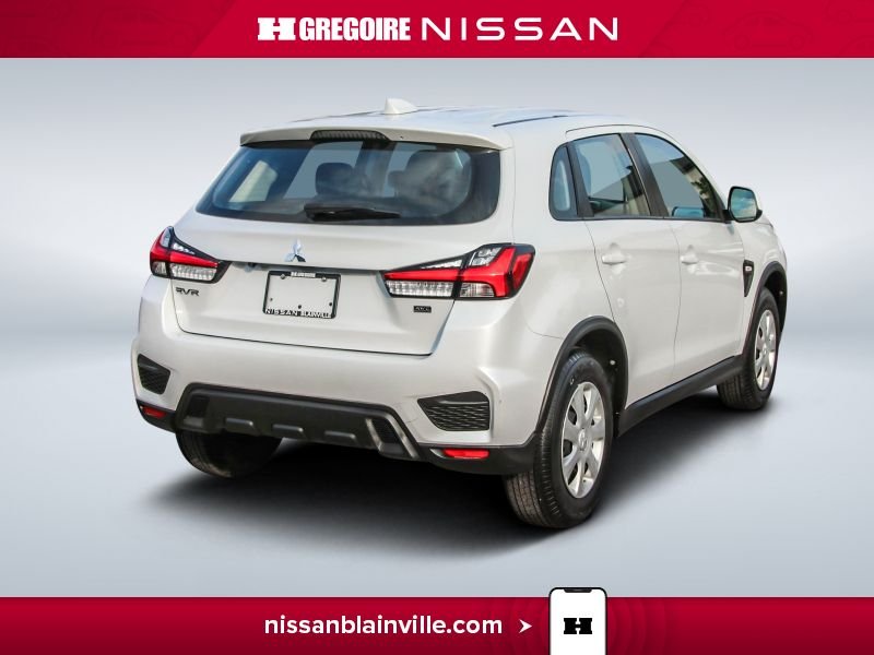 2022 Mitsubishi RVR White Blainville - photo #10
