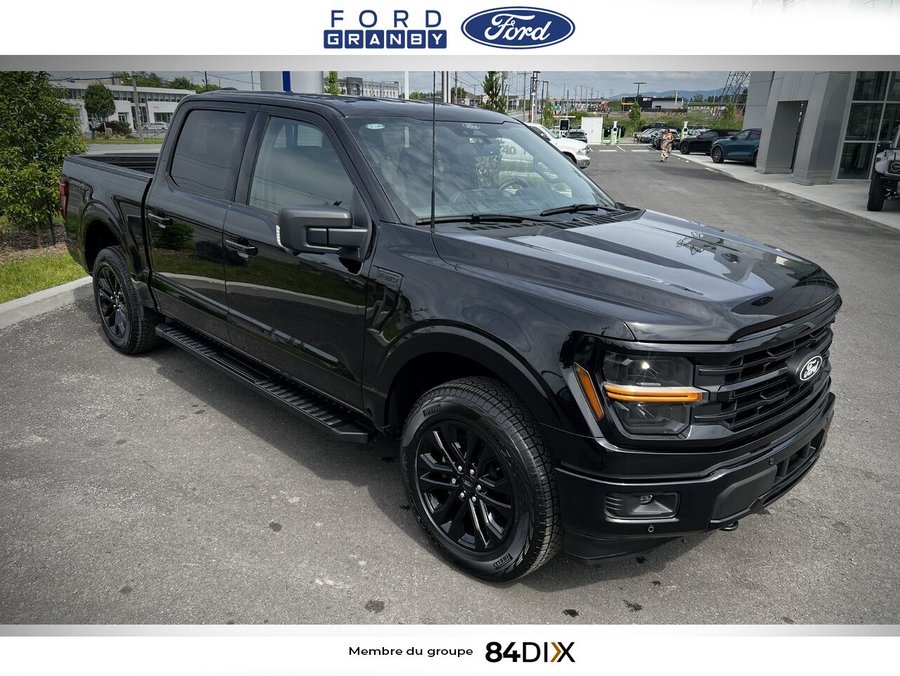 Ford F-150 XLT cabine SuperCrew 4RM caisse de 5,5 pi 2025 Noir