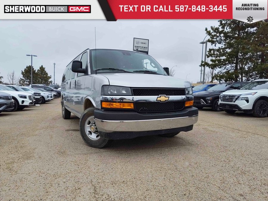 2025 Chevrolet Express 3500 Passenger 2025 Grey