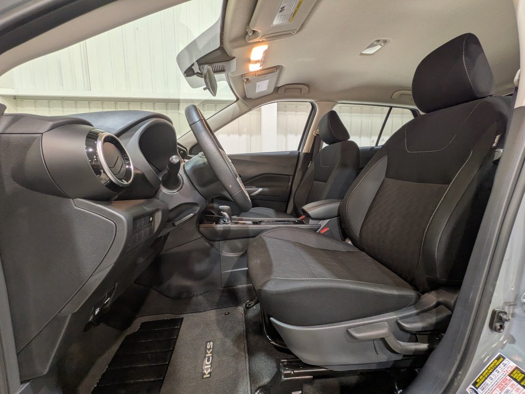 2024 Nissan Kicks SV FWD Grey Val-David - photo #1