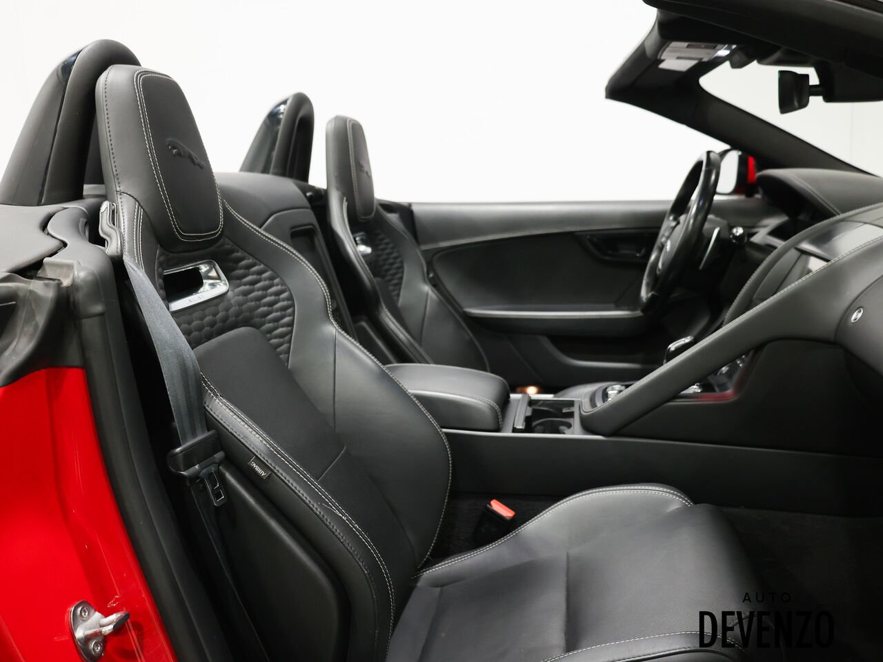 2023 Jaguar F-TYPE Red Saint-Eustache - photo #6