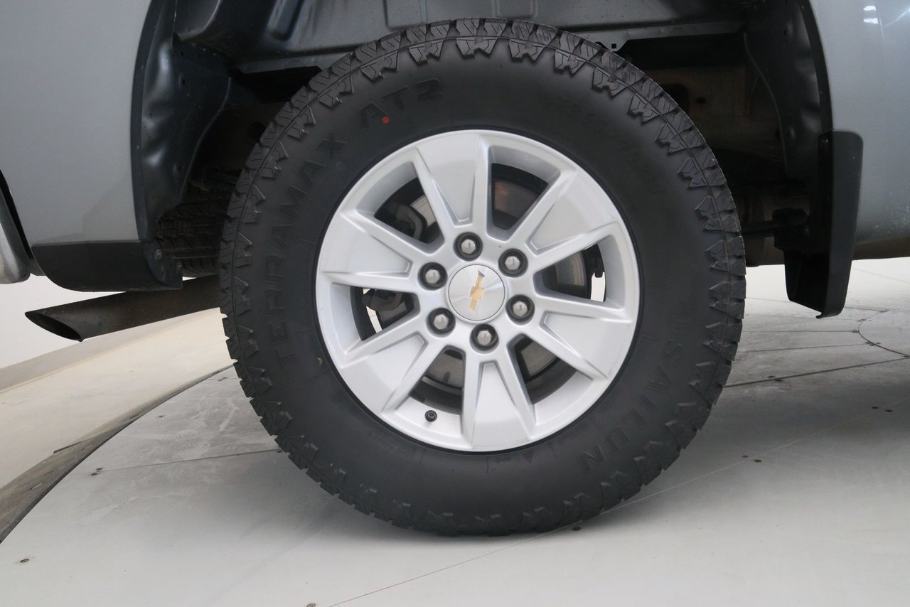 Chevrolet Silverado 1500 NIV 3GCUKDED7SG189713 2025 Gris Chicoutimi - photo #15