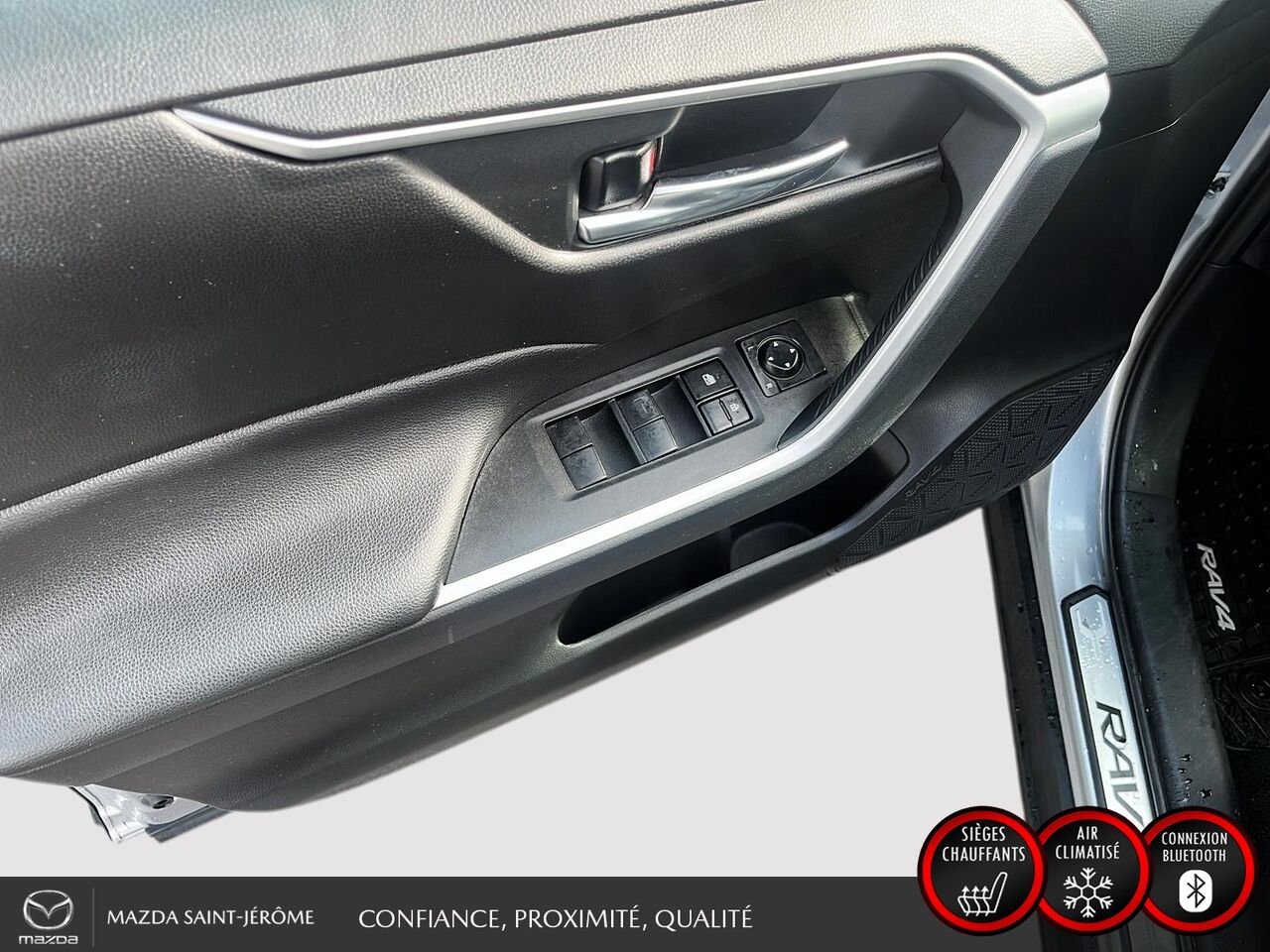 Toyota RAV4 2020 Argent Ste-Agathe des Monts - photo #12