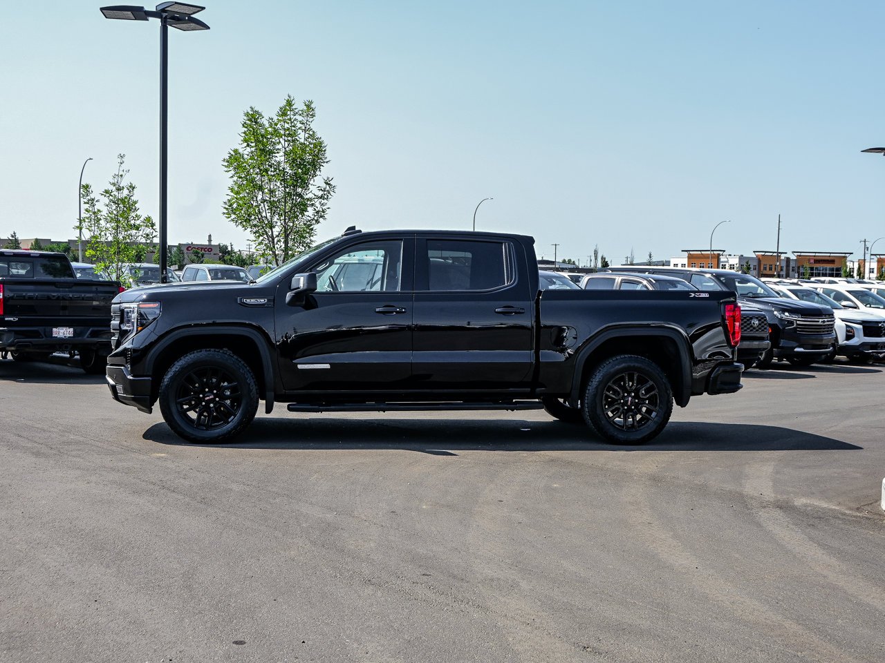 2025 GMC Sierra 1500 4WD Crew Cab 147 Elevation Black Sherwood Park - photo #9