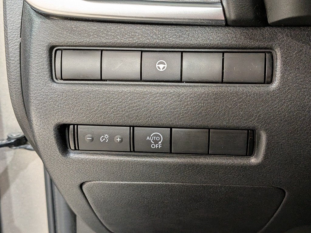 Nissan Rogue AWD SV Moonroof 2023 Or Val-David - photo #27