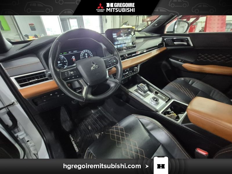 2023 Mitsubishi Outlander Plug-In Hybrid White Blainville - photo #17