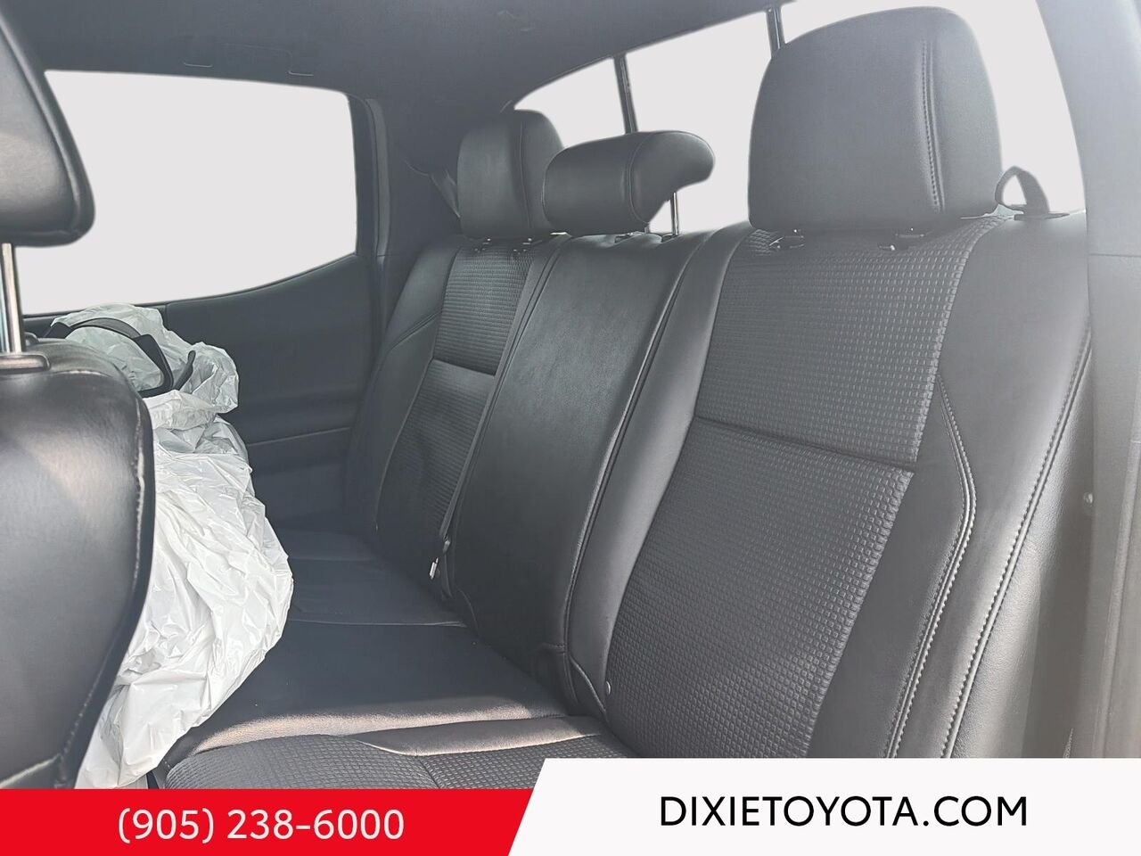 2020 Toyota Tacoma TRD OFFROAD PREMIUM 4WD / V6 / SHORT BED / REAR DIFF LOCK / HEATED SEATS / LEATHER SURFACE / MOONROOF / ALLOY WHEELS Quicksand Mississauga - photo #18