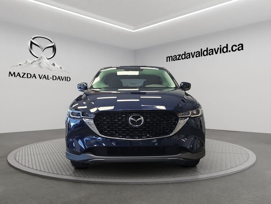 2025 Mazda CX-5 Gs, awd, Toit ouvrant, volant et rétroviseurs chauffants, hayon électrique Deep Crystal Blue Mica