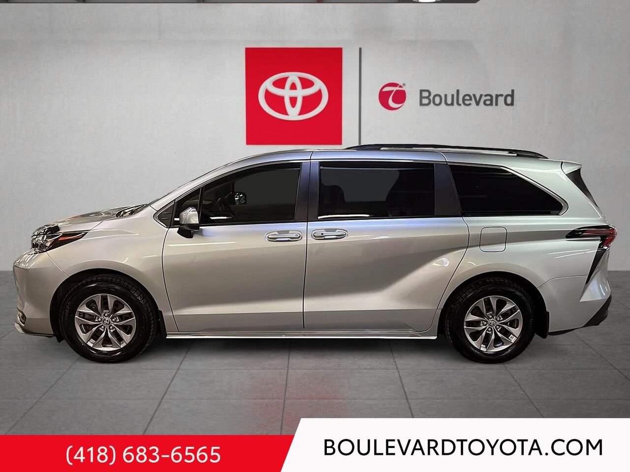 Toyota Sienna 100068A-76 | LE, AWD 2024 Argent céleste métallisé Québec - photo #5