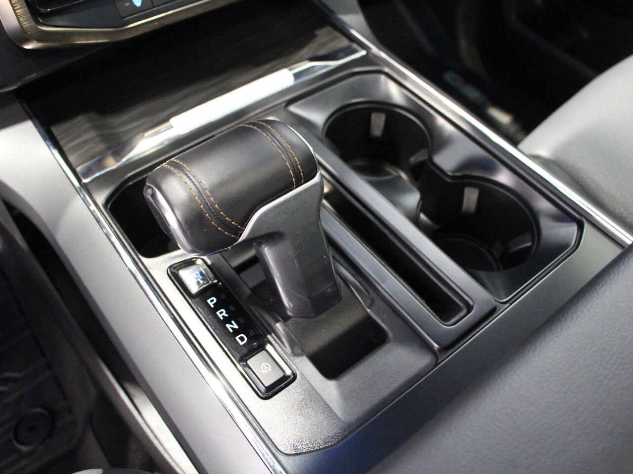 2025 Ford F-150 Lightning LARIAT Grey Châteauguay - photo #9
