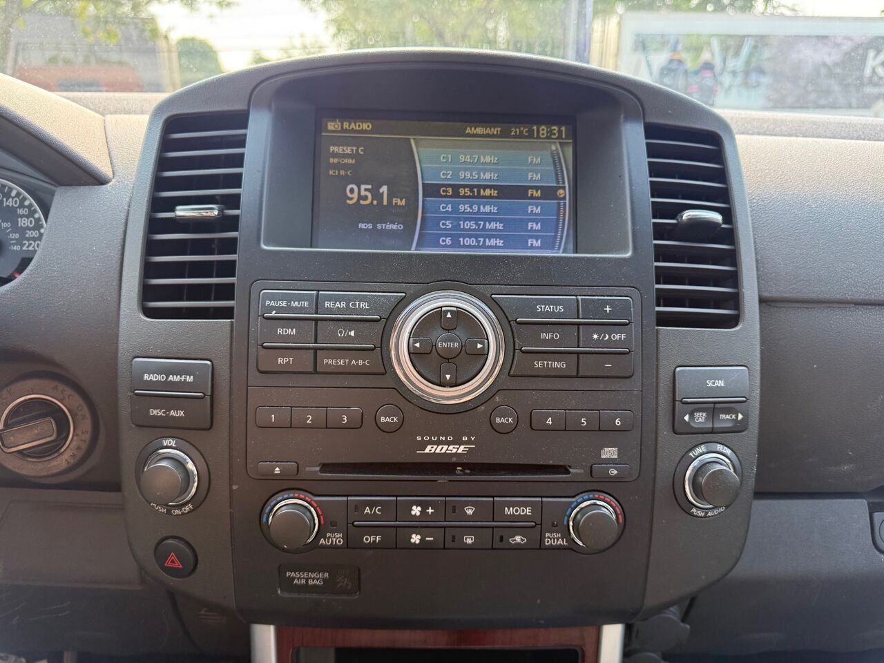 2010 Nissan Pathfinder Black Châteauguay - photo #15