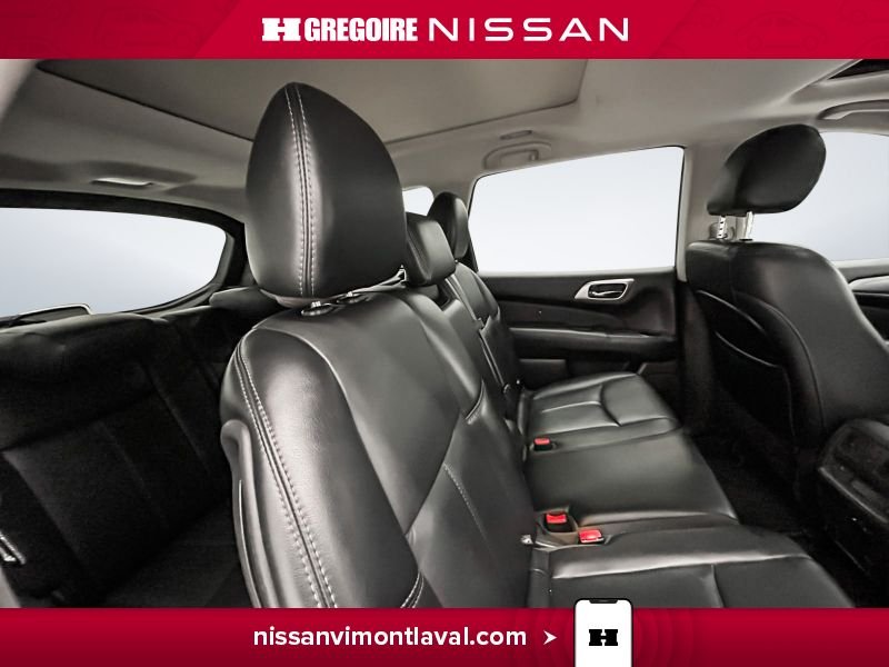 2017 Nissan Pathfinder Grey Saint-Eustache - photo #17