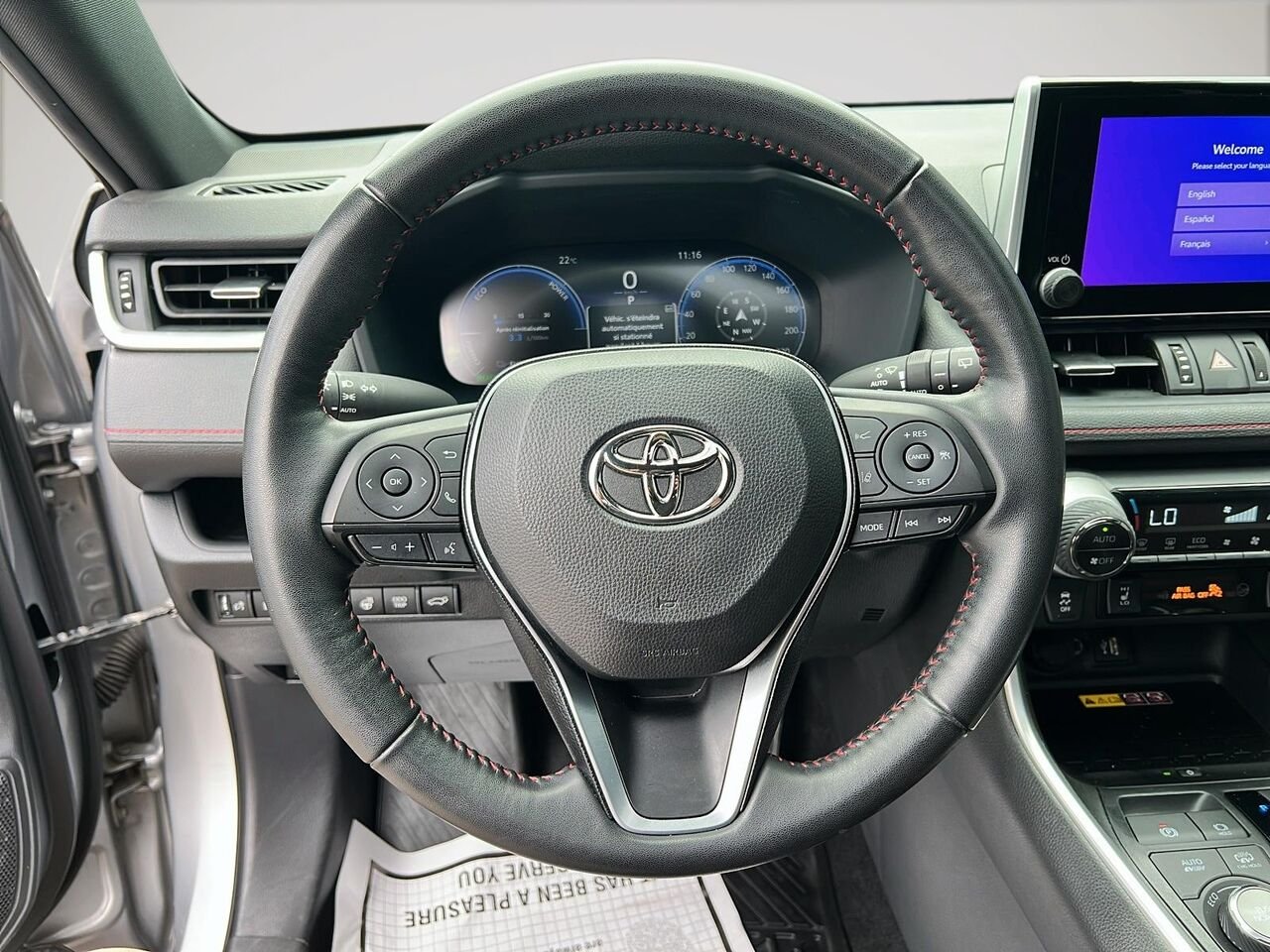 2024 Toyota RAV4 Prime XSE TRACTION INTEGRALE Silver Québec - photo #11