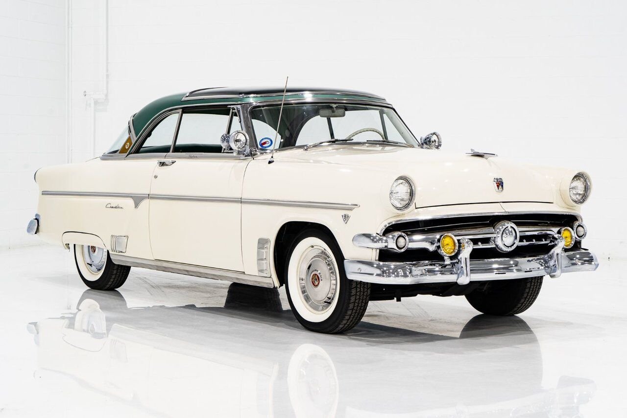 Ford Crestline Skyliner rare glass top long term ownership 1954 Blanc Montréal - photo #35