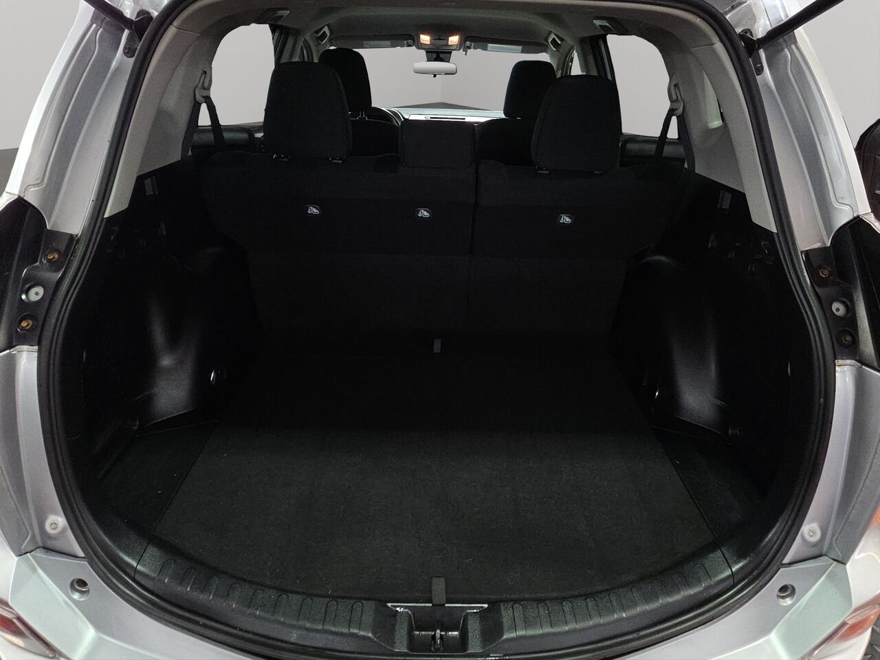 Toyota RAV4 2017 Gris Val-David - photo #21