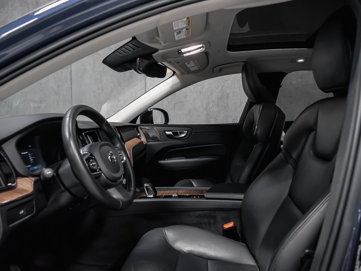 2023 Volvo XC60 B6 PLUS DARK CLIMATE Blue Montreal - photo #12